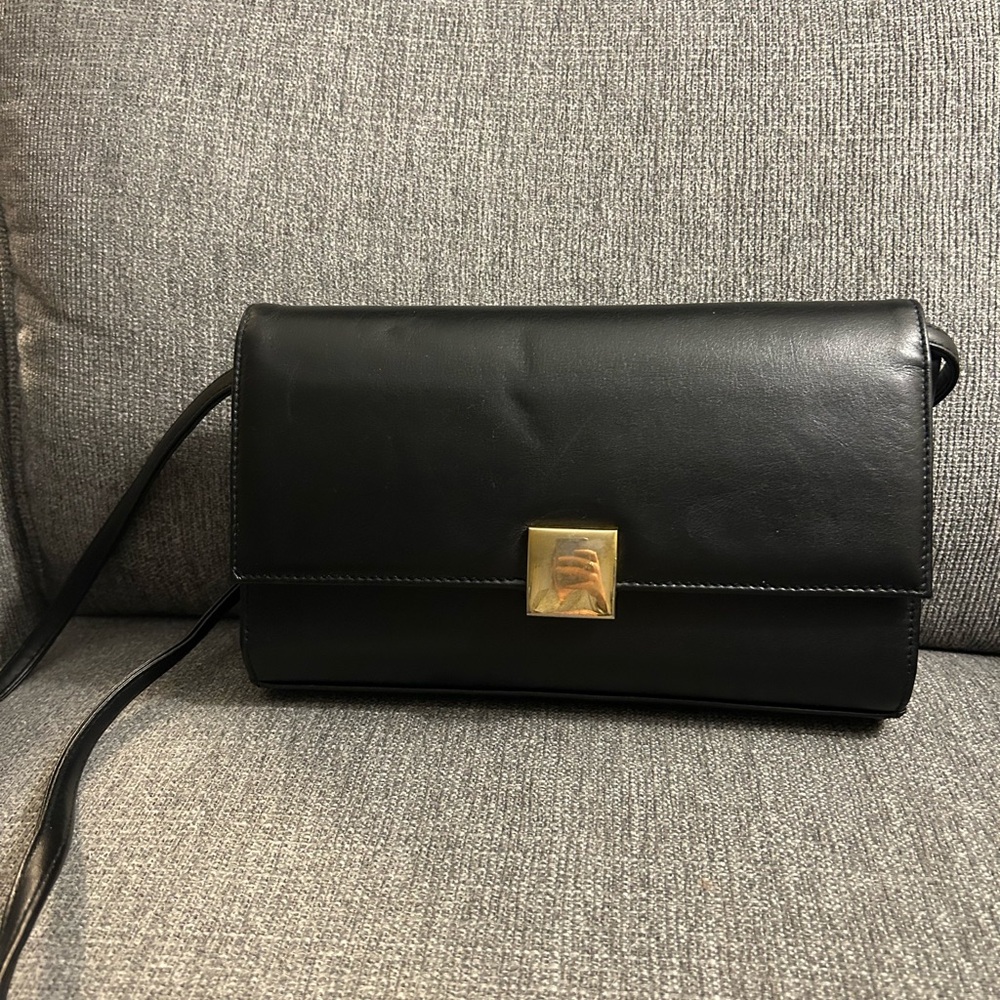 Vintage black leather bag with removable strap to make clutch